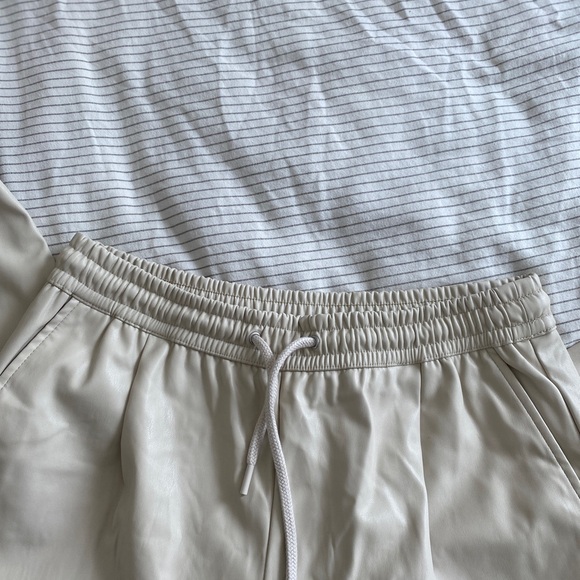 Zara faux leather trousers - Picture 5 of 5